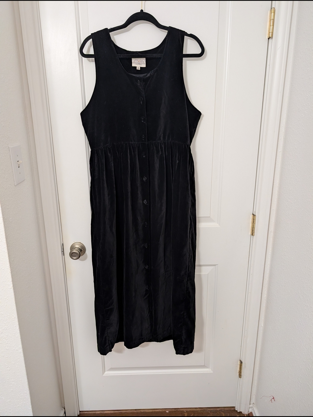 Vintage Susan Bristol Black Velvet Sleeveless Button-Front Maxi Dress‎